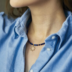 Naszyjnik z lapisem lazuli i słońcem