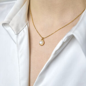 Łańcuszek z kamieniem księżycowym