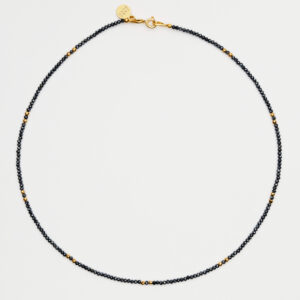 Naszyjnik z granatowym spinelem