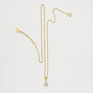 Łańcuszek z błękitnym chalcedonem